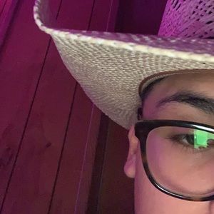 Meet your Posher, Juan